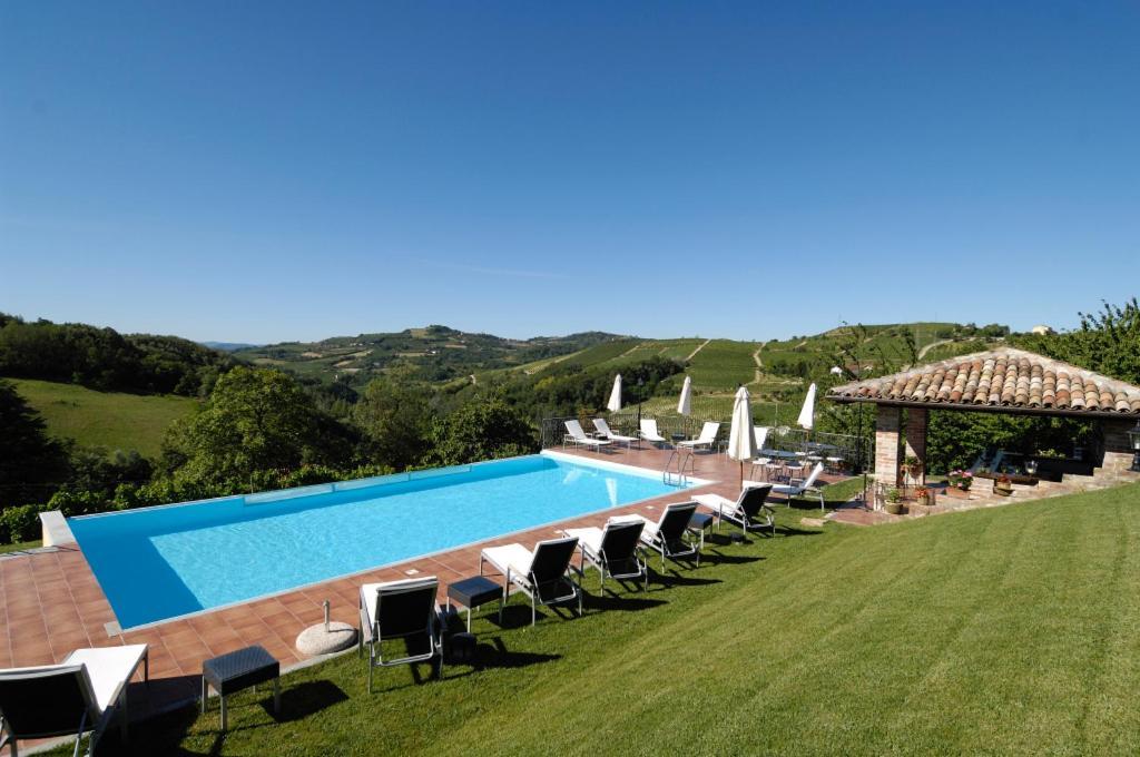 Aparthotel La Maragliana Castel Rocchero Exterior foto
